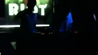 herzeloyde dropping his dubstep w/vanoi 2011