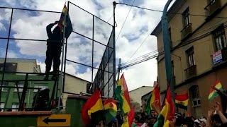 Police mutiny as officers join opposition movement in La Paz | AFP