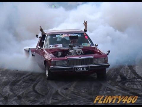 SMOKINU Tears It Up At The Ultimate Burnout Challenge - YouTube