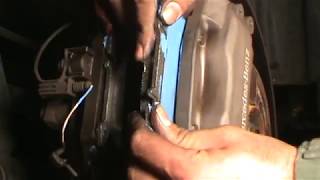 Mercedes-Benz ML-500 easy brake pad replacement.