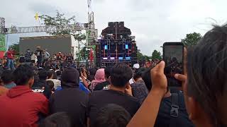 detik-detik brewog audio pukul mundur penonton || cek sound brewog di lapangan bondowoso .