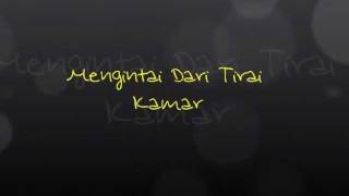 Mengintai Dari Tirai Kamar - Exist