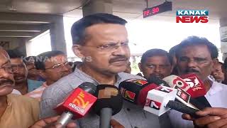 Cuttack MP Bhartruhari Mahtab Visits Street Vendors In Cuttack