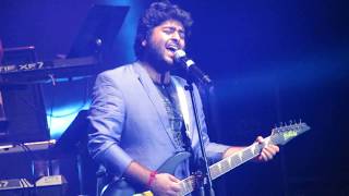 Arijit Singh singing Sunn Raha Hai Na Tu Live (Aashiqui 2)