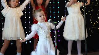 The CUTEST Christmas Song Ever Sung by a 3-Year-Old! | Angelica Sings Shining Lights of Christmas