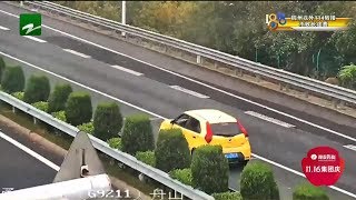 【1818黄金眼】为避免压实线，高速倒车5分钟