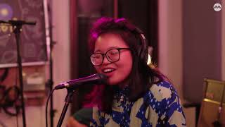 Indiego Recess S4 ft. Vivien Yap writes her truth across genres from folk, lo-fi and pop-punk!