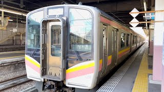 上越線E129系、越後湯沢駅発車