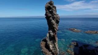 【積丹半島の絶景空撮】　北海道遺産　神威岬15　水無の立岩　積丹ブルー