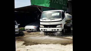 散水車の散水動画 エスマック  サブエンジン式