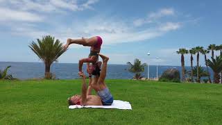 Star - Bat - Paschimottanasana. ACROyoga