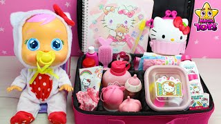 BEBÉS LLORONES 🎀 Que llevar en la PAÑALERA de HELLO KITTY para ir PEDIATRA - CRY BABIES Magic Tears