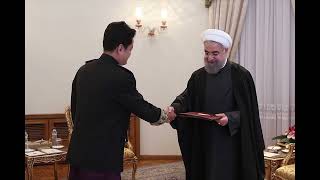 The Ambassador-designate PichKhun Panha presenting his credential to the President of Iran.