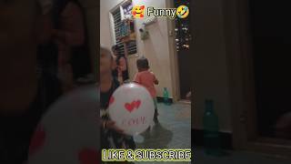 Baby girl Funny to Balloon 🎈🎈🤣l#shorts #babyshorts