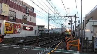 【京王線走行動画】都営新宿線10-300形(回送列車)高速通過(柴崎駅付近の踏切にて)