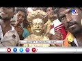 ಸುದೀಪ್​ಗೆ ಅಭಿಮಾನದ ‘ಹೊಳೆ’ actor kiccha sudeep unveils valmiki veera madakari statue in raichur