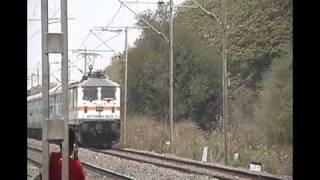 12926 Amritsar-Mumbai Paschim Express behind WAP-7