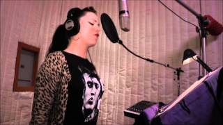 Imelda May -  I'm looking for someone to love.wmv