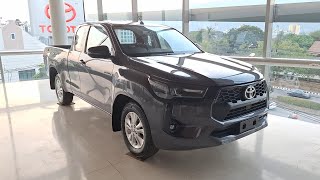 หน้าหล่อเกียร์MTความปลอดภัยครบ พาชม 2024 Toyota Hilux Revo Z-Edition C-Cab 4x2 2.4 Mid MTสีเทา7.40ส.