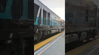 Metrolink 604 to Mission Viejo departs Tustin