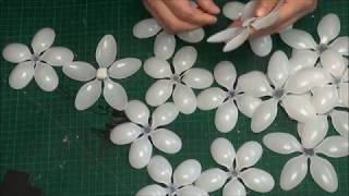DIY: Easy Flowers made out of Plastic Spoons {MadeByFate} #294