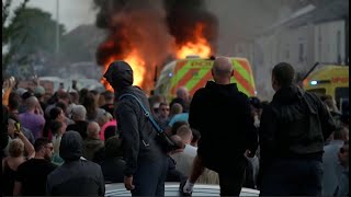 Беспорядки и погромы продолжаются в десятках британских городов