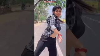 जून की गर्मी में ठंडी सड़क है तू 💃🔥#old #best #dance by #khushiverma #trending #hindi #india