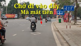 Đi thẳng , rẽ trái , tuyệt đối không được đi vào làn này | yêu đất Việt