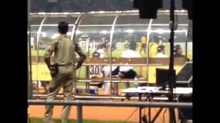 Fancam 140602 Asian Dream Cup 2014 Song Ji Hyo was massaging and cheering for Gary and