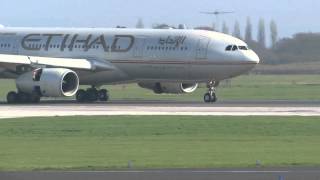 Etihad airbus 330 wonderful landing at manchester