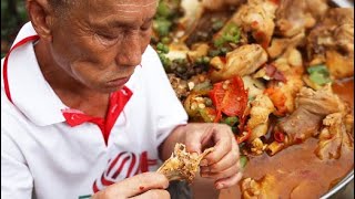 Riceman’s Father Cooked 5 Catties of Rabbit Meat. A Great Meal