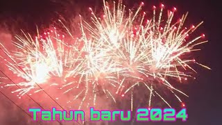 Feyfey nonton kembang api malam tahun baru 2024