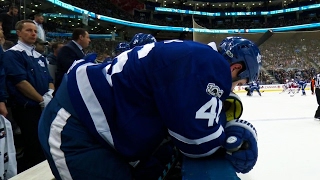 Polak hobbles off after apparent knee injury