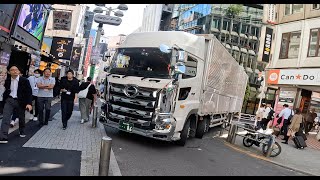 渋谷センター街の道路を封鎖する巨大トラック！渋滞が発生し警察も出動する緊急事態となりました。A huge truck blocks the roads of Shibuya Center Gai!