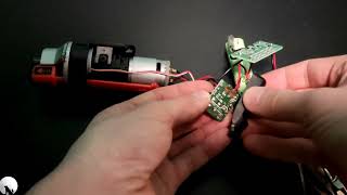 Replacing the battery of an electric screwdriver. Black Decker