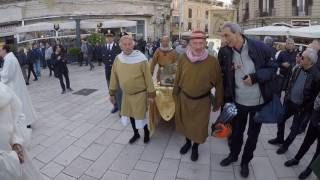 ⑪ 23 aprile 2017 ♗ San Nicola, a Bari Processione dei resti lignei della cassetta della traslazione