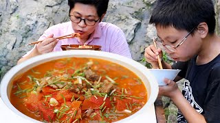 九九简单用番茄炖牛腩，儿子抢着汤汁来泡饭，那叫一个过瘾！【湘西九九美食】