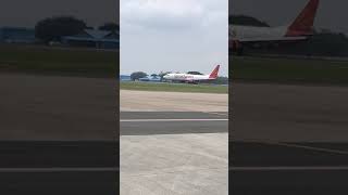 SpiceJet 737 landing ✈️ SpiceJet flight #Airlines #Airport #shorts