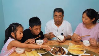 Sister Taozi is not at home, so Grandpa Bao makes nine bowls of sandy meat for his grandson