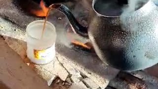 Cidinha hoje fez bolo de caco para o café da manhã aqui na casinha de taipa