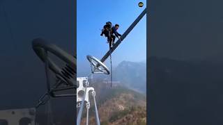 ही आहे जगातील सर्वात खतरनाक नोकरी//Electrical Power Line Installer...#shorts