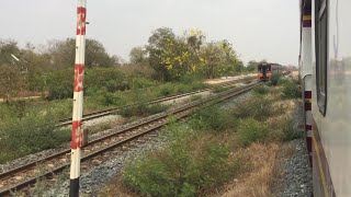 รถไฟแข่งกัน ขบวน233แซงขบวน209 เข้าสถานีชุมทางบ้านถาชีก่อน