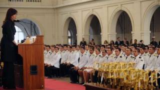 14 de DIC. Egreso colegio Fuerzas Armadas de la Nación. Cristina Fernández de Kirchner