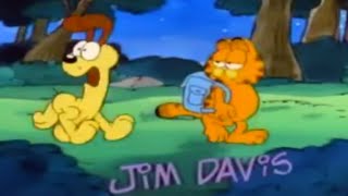 Odie talks and Garfield has been a bad dog