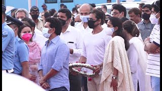 Srk and Sachin pay their last Respect to Lata didi during her funeraI