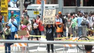 Anti Protesting @ comic con 2012