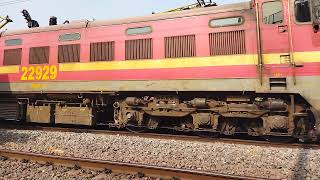 19053 Surat Muzaffarpur express via Gwalior 22929 wdp 4 locomotive