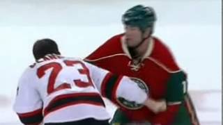 Hockeyfighters.cz  Chris Simon vs David Clarkson 031308.wmv