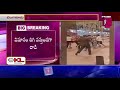 live విజయ్ సేతుపతిపై దాడి man pounces on vijay sethupathi at bengaluru airport prime9 news