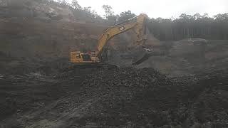 340D 2L coal Expose and loading trucks in SuperMan Pit / Mining Activity Aktivitas Tambang